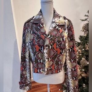 Bennett Jacket in Snake Multi XL
SONG OF STYLE
Color: Snake Multi NWT